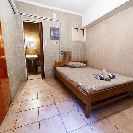 Private Flat For 2 Or 3 With Back Yard Near Exarhia Square And Archaelogical Museum Atenas Exterior foto