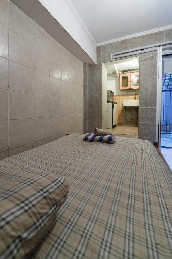 Private Flat For 2 Or 3 With Back Yard Near Exarhia Square And Archaelogical Museum Atenas Exterior foto