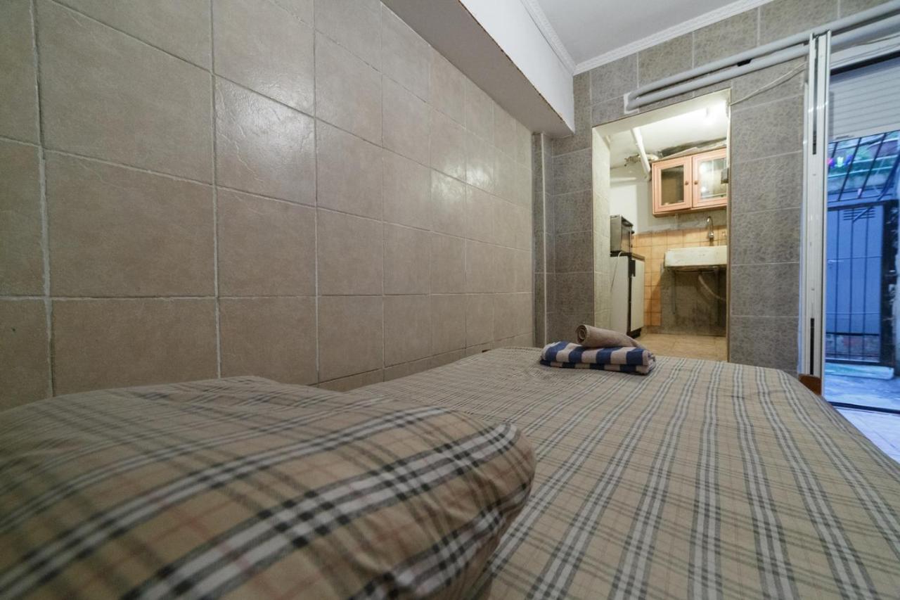 Private Flat For 2 Or 3 With Back Yard Near Exarhia Square And Archaelogical Museum Atenas Exterior foto