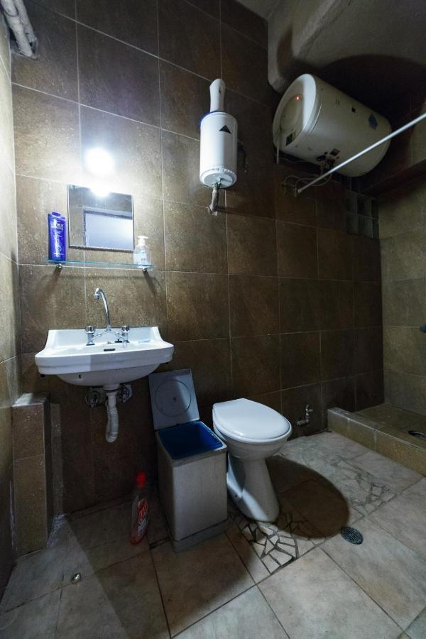 Private Flat For 2 Or 3 With Back Yard Near Exarhia Square And Archaelogical Museum Atenas Exterior foto
